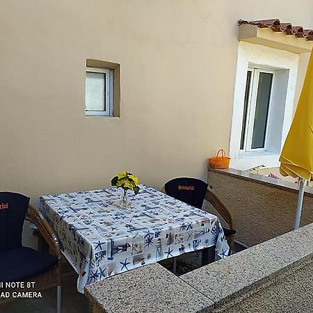 Apartament Cres Bagian luar foto