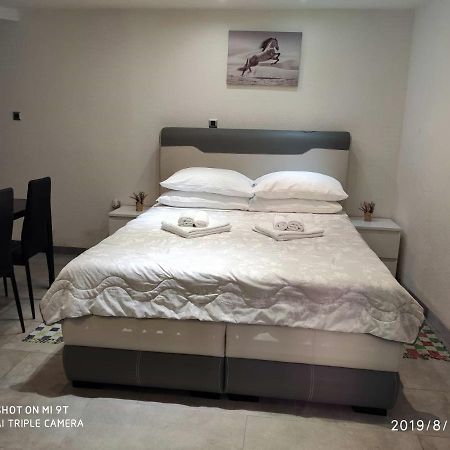 Apartament Cres Bagian luar foto