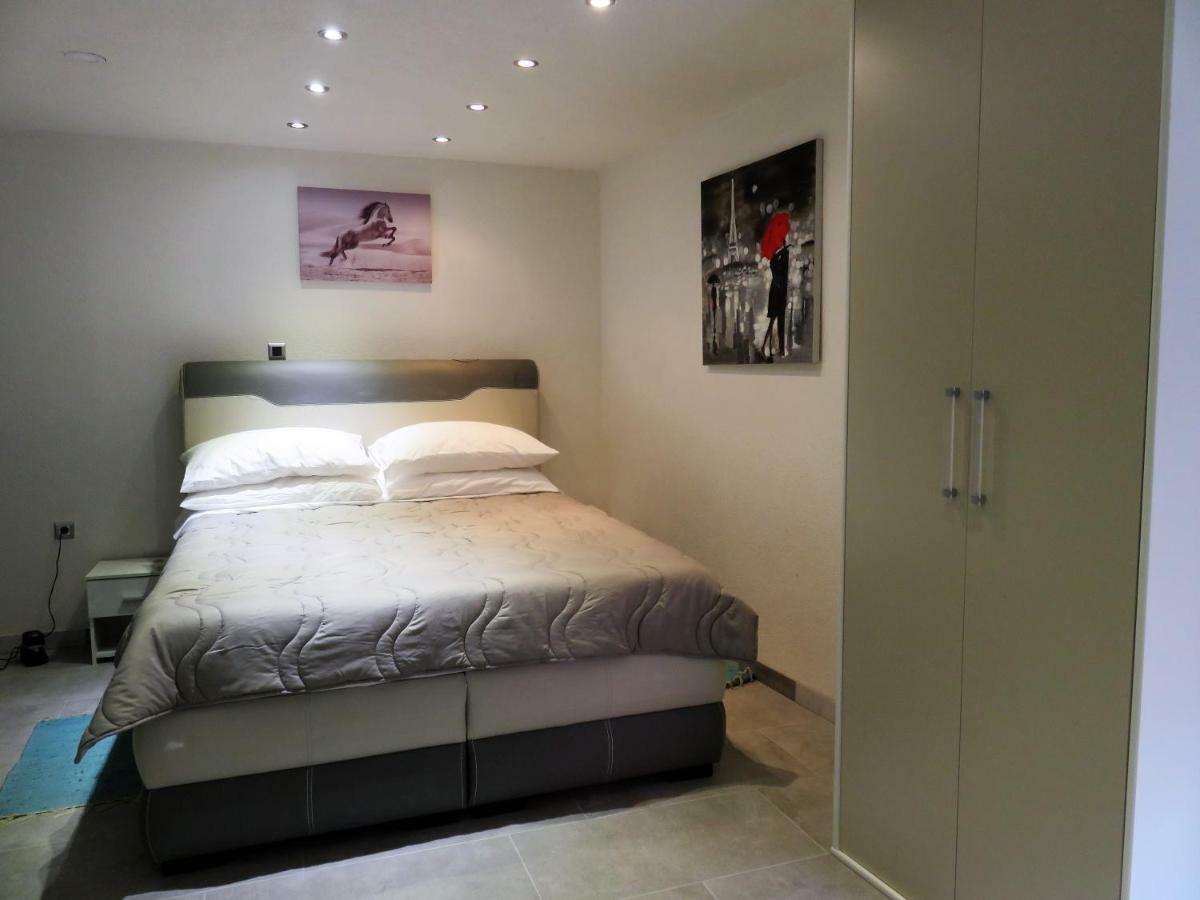 Apartament Cres Bagian luar foto