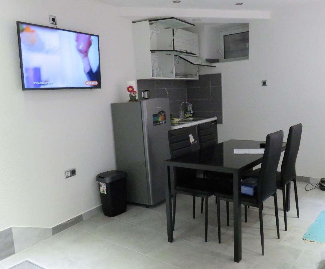 Apartament Cres Bagian luar foto