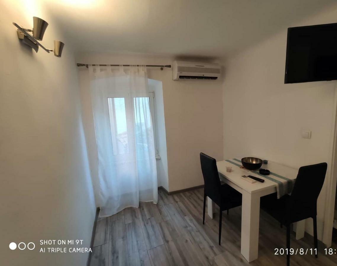 Apartament Cres Bagian luar foto