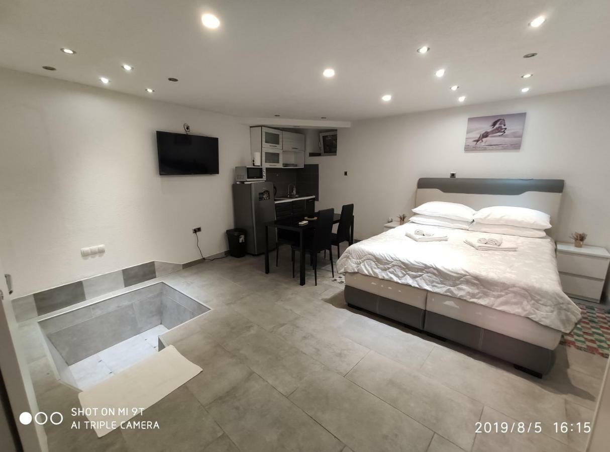 Apartament Cres Bagian luar foto